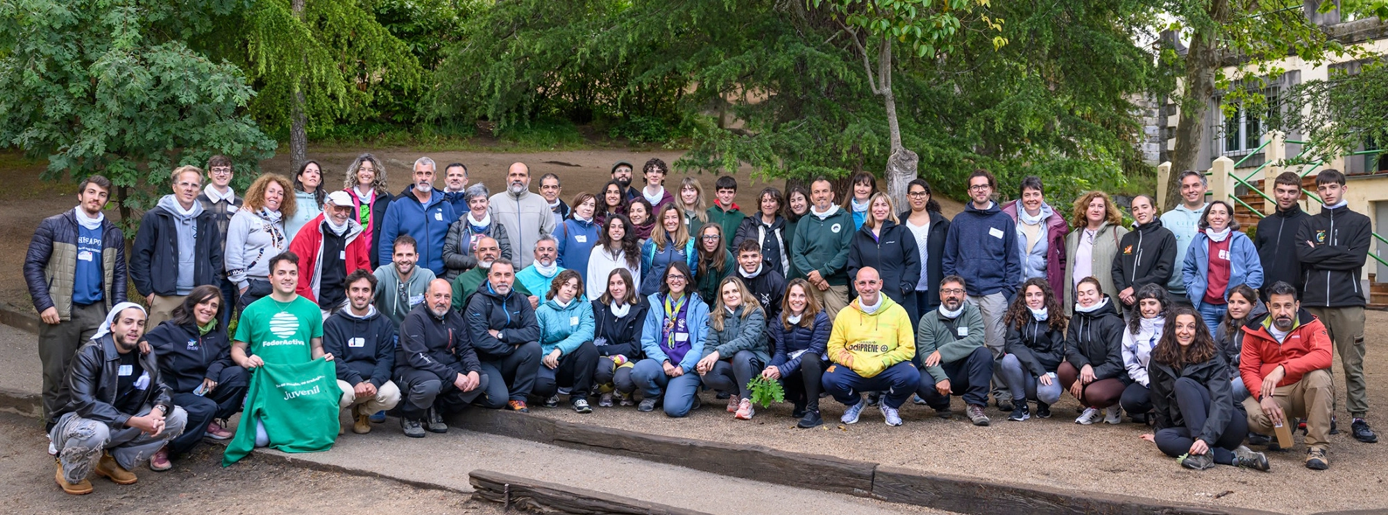 Voluntariado del Proyecto LIBERA cuidando un entorno natural